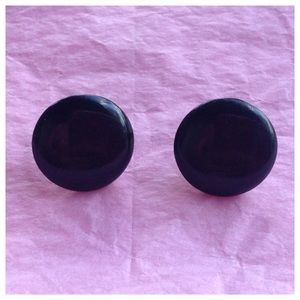 Vintage Trifari Black Clip On Earrings