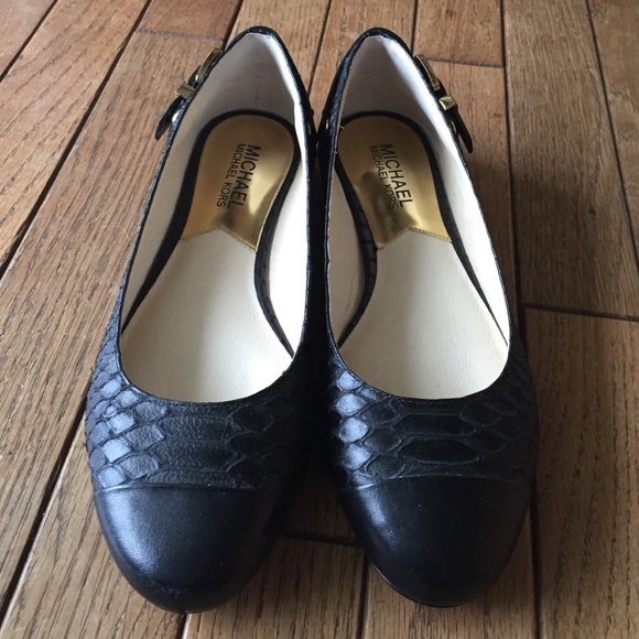 Black Michael Kors flats