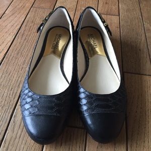 Black Michael Kors flats