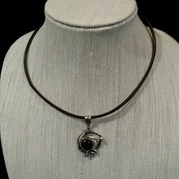 Moods tone choker