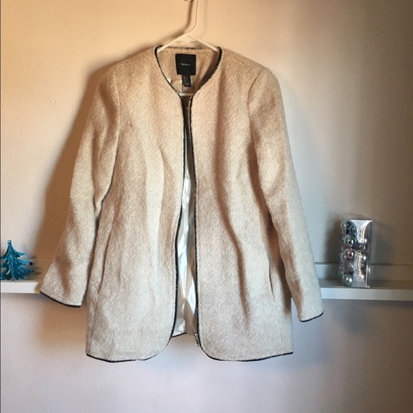 Beautiful ivory coat 🎈