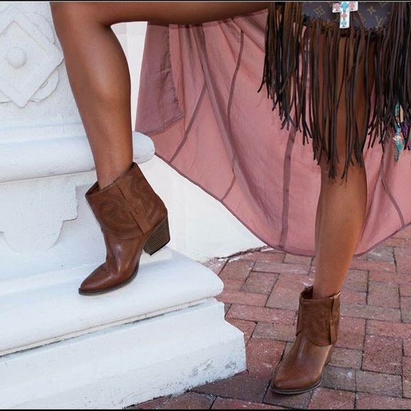 Mia New in box Booties Boots cowboy cowgirl SOLD