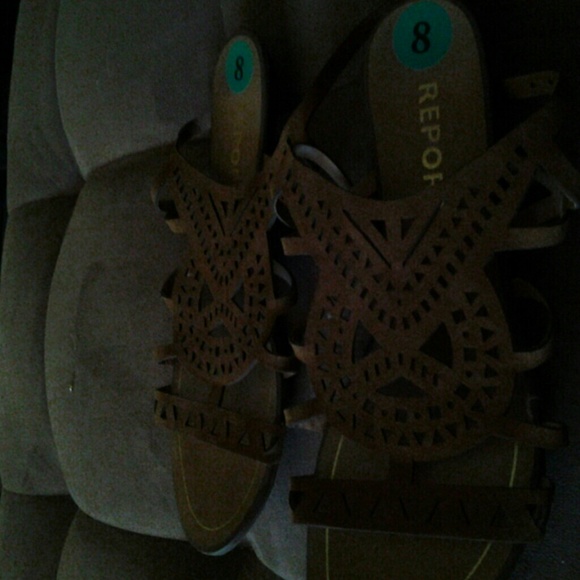 Sandals - Picture 2 of 3