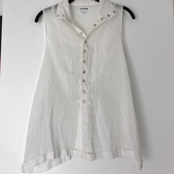 One teaspoon button up
