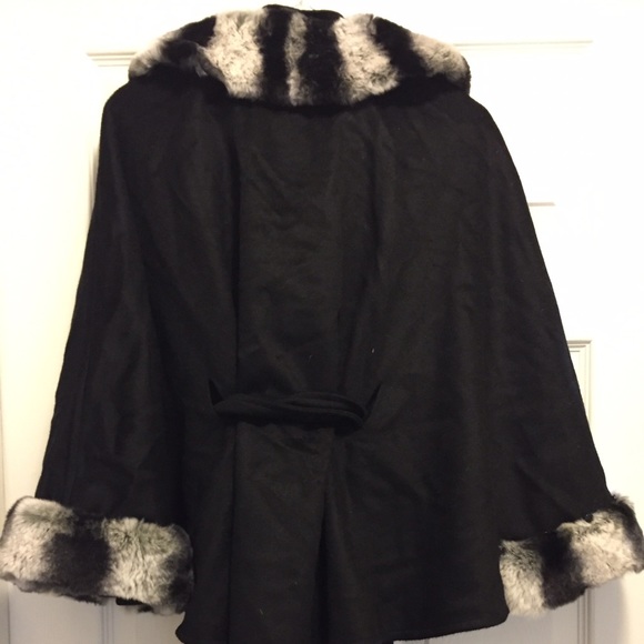 Meredith Marks Cashmere Wrap/Cape - Picture 2 of 4