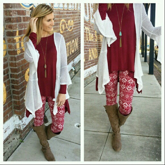 ❤LAST ONE❤Soft Snowflake Leggings!! - Picture 2 of 4