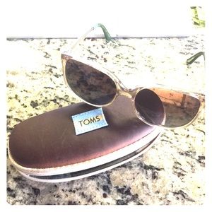 TOMS Sunnies