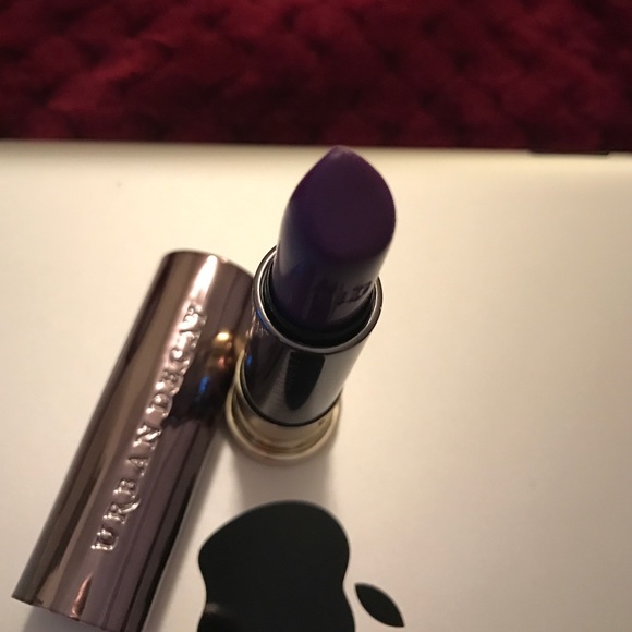 Urban Decay "Pandemonium" Mega Matte