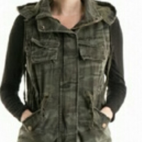 🦋Sexy & Rugged Garment Washed Olive Camo Vest🦋 - Picture 8 of 8