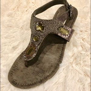 Simply Vera Short Wedge