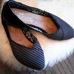 Toms Flats. Almost New.