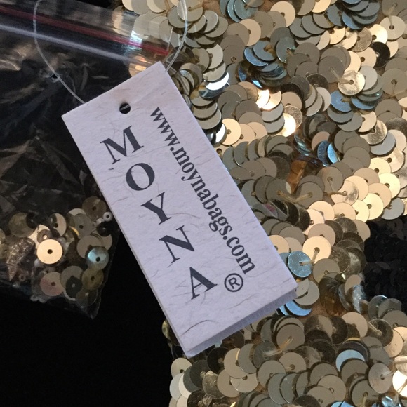 MOYNA DESIGNER GOLD SEQUIN AND BEADED CLUTCH - Picture 4 of 4