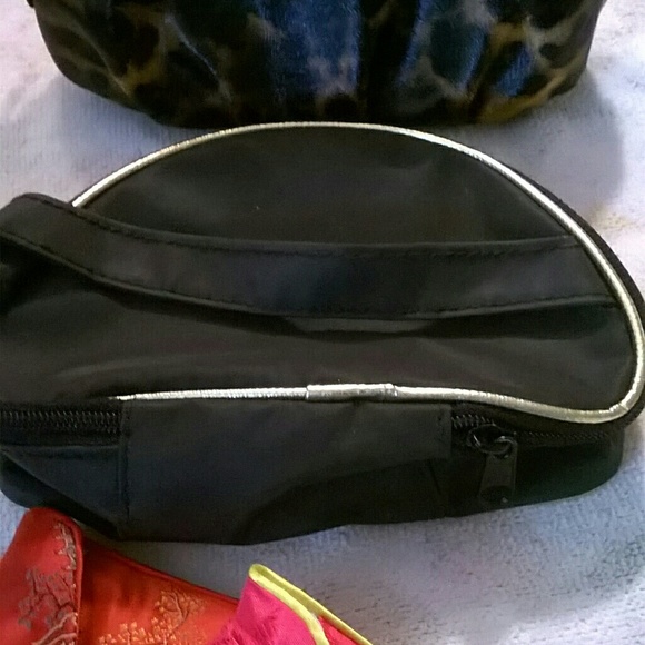 Bundle of makeup bags - Picture 5 of 7