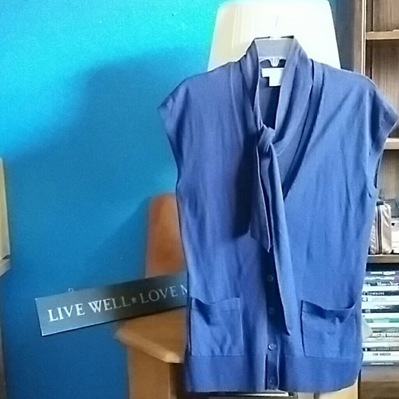 Beautiful dark blue button up short sleves