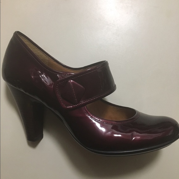 Sofft Patent Leather Pump - Picture 3 of 3
