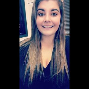 Meet your Posher, Caitlin