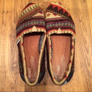 TOMS Wool Aztec print flat