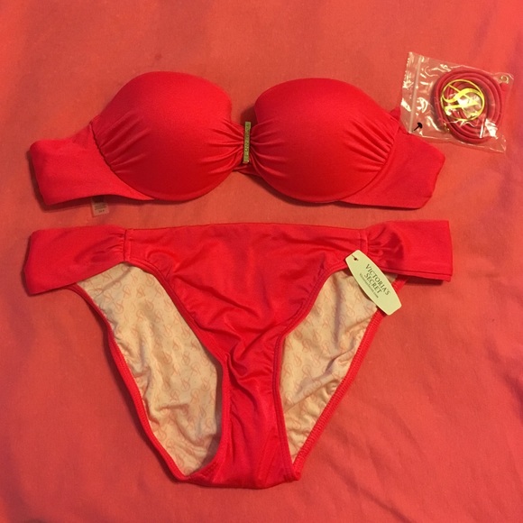 BRAND NEW VS Red Bikini