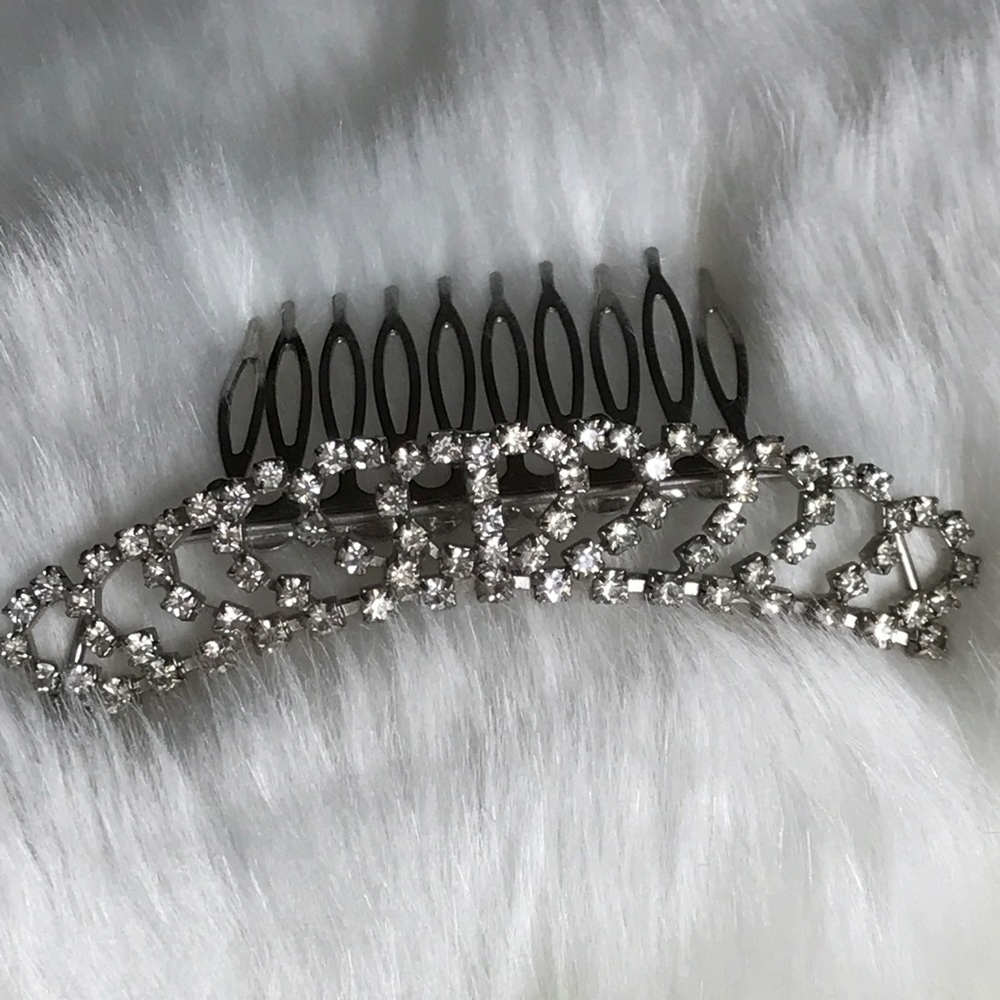 ✨HP✨ Crowned Rhinestone comb💋 - Picture 4 of 4