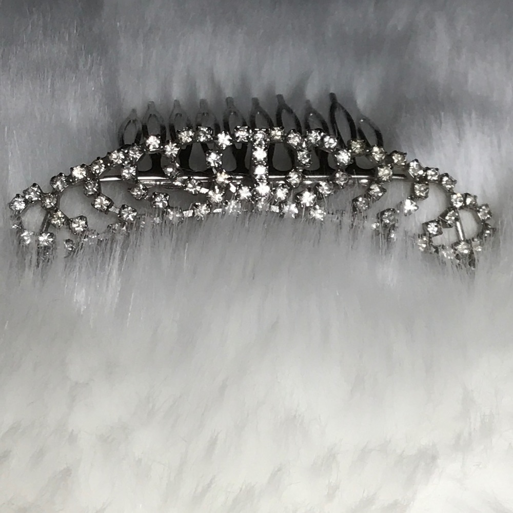 ✨HP✨ Crowned Rhinestone comb💋 - Picture 2 of 4