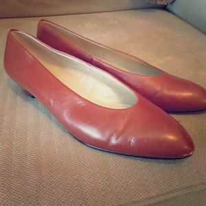 Liz Claiborne leather pumps