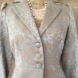 Beautifully tailored blazer.