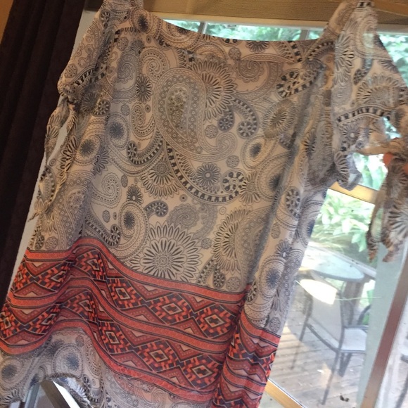 Skies are Blue Stitchfix Open Shoulder Top NWT