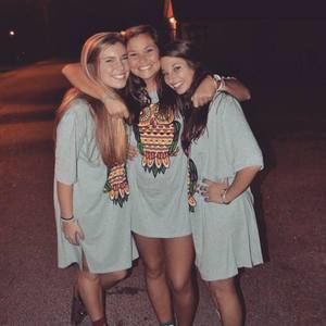 Meet your Posher, Olivia cate