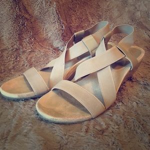 Anne Klein elastic patent sandals
