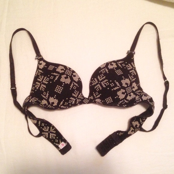 Victoria's Secret Other - Victoria's Secret 32a Push Up Bra Heart Pattern
