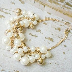 Multi pearl necklace