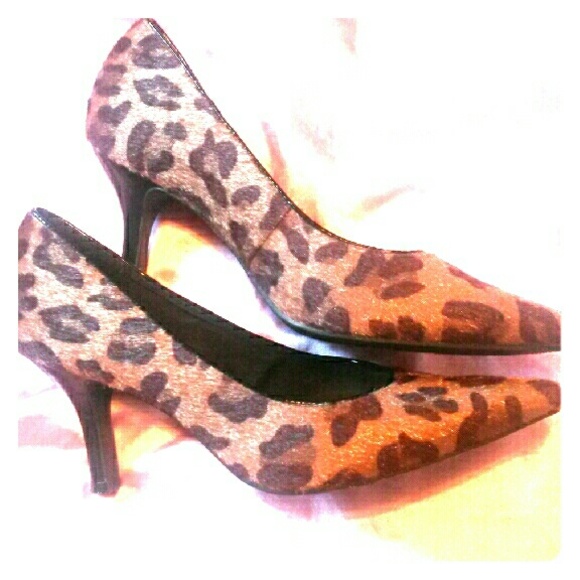 Size 8 Heels - Kitty Print ( faux hair )