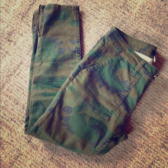 BDG Camo Pants