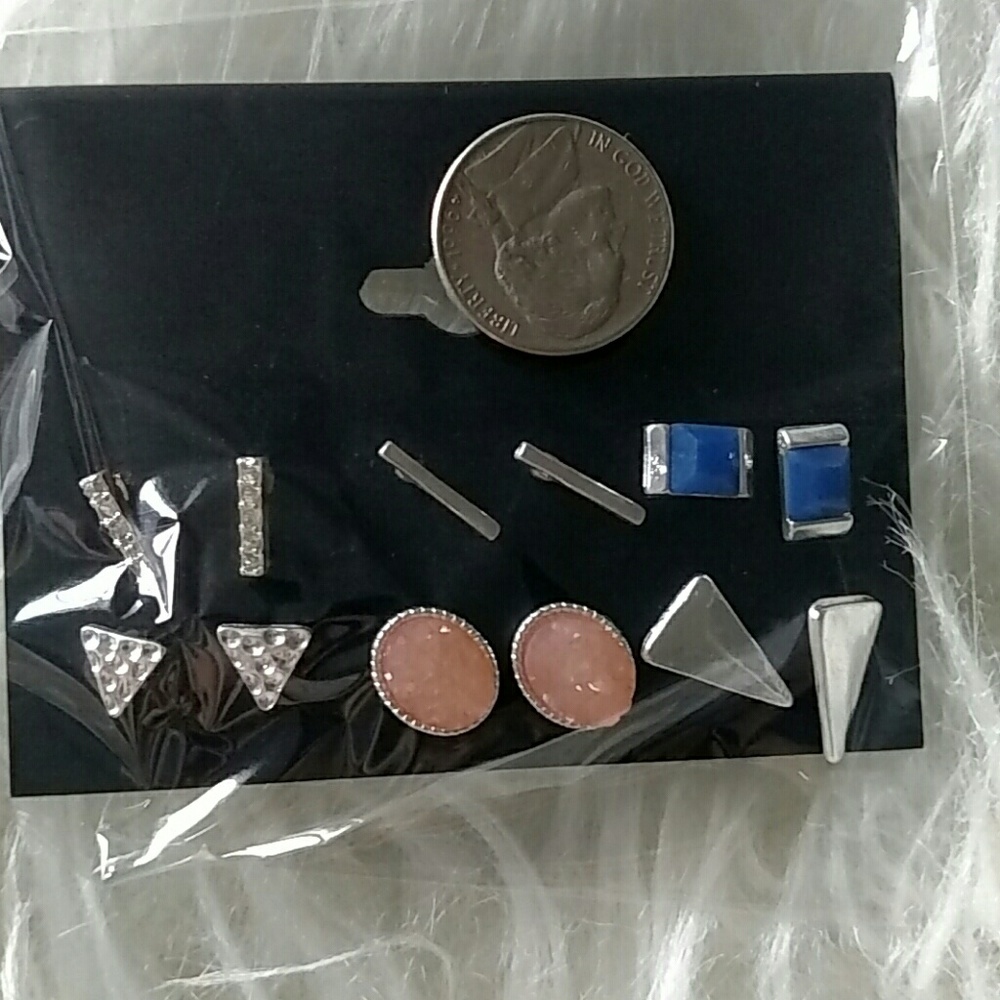 Geo assorted pack of stud earrings - Picture 3 of 4