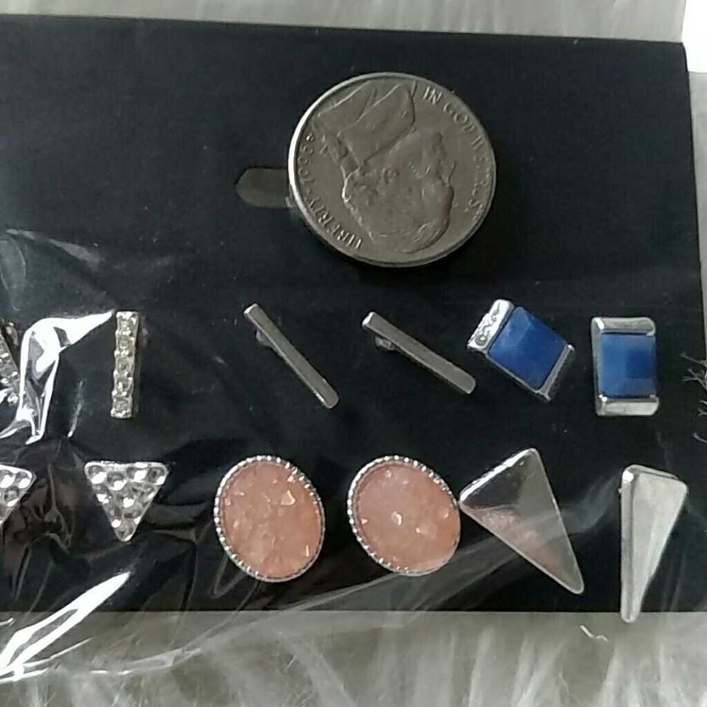 Geo assorted pack of stud earrings - Picture 4 of 4