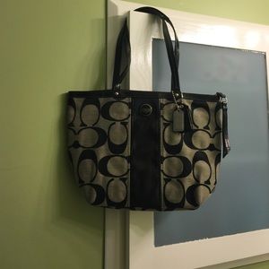 Women's Coach bag!