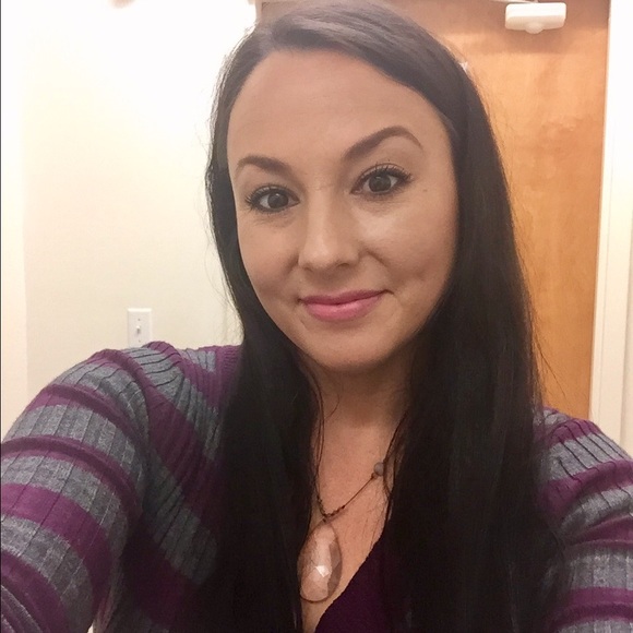 Meet your Posher, Lisa - Picture 1 of 1