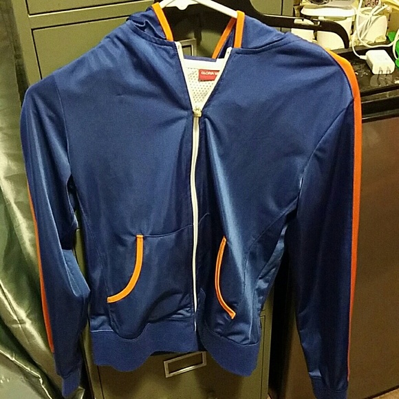 Bronco color silkish zip up