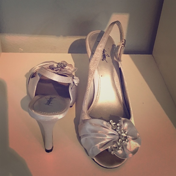 Peep toe