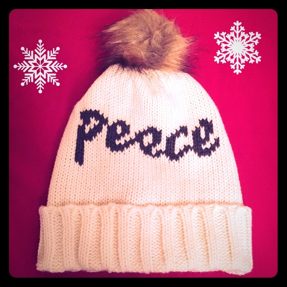 Sierra Accessories Accessories - ⬇️REDUCED⬇️ 🎉HP2X🎉 Peace Pom Pom Beanie