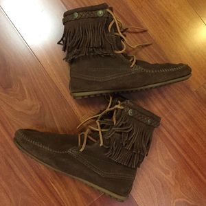 Minnetonka Double Fringe Tramper Boot