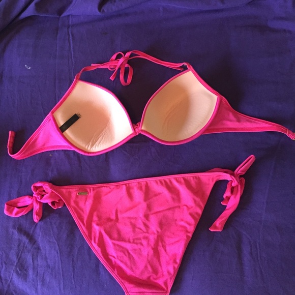 Bikini - Picture 2 of 3