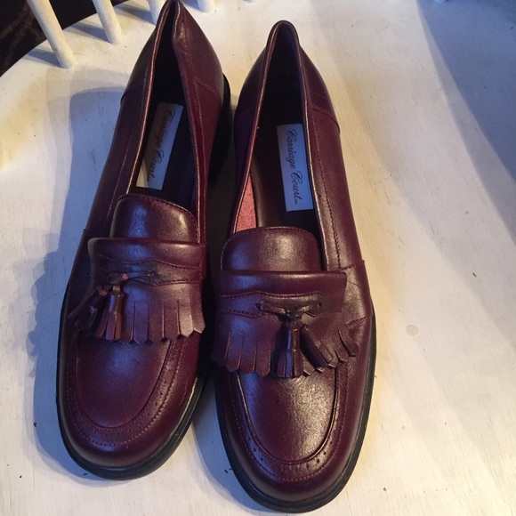 Classic Leather Tassel Loafers.Burgundy. Like New!