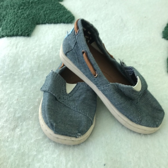 Toms