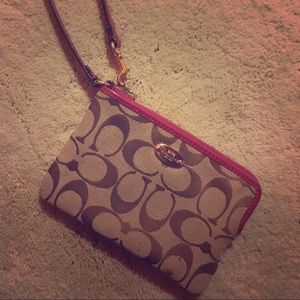 Coach wristlet wallet
