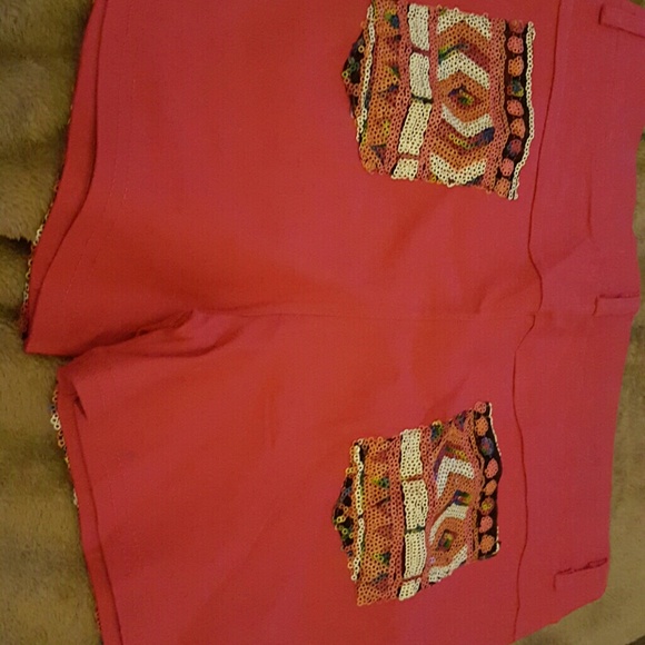 Shorts - Picture 4 of 4