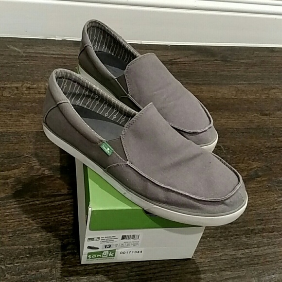 sanuk men's sideline slip on