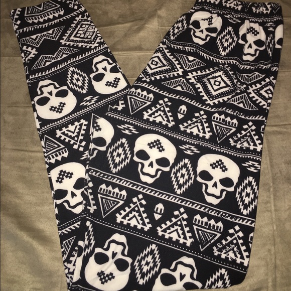 AGNES & DORA hard to find skull leggings Large