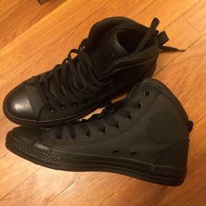 24 hr price drop!✨New unisex Converse