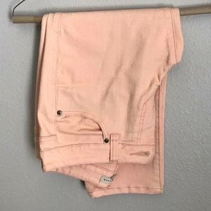 Cabi size 6 light peach Capri jeans.